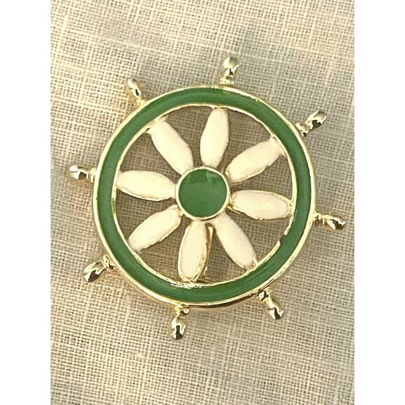 Vintage Enamel Daisy‎ Ship's Wheel Brooch Pin Goldtone Nautical Floral Red White - Picture 3 of 3